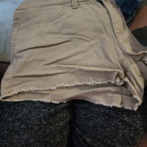 Nobo No Bounderies Khaki Chino Shorts Juniors Size 11 Cut Offs Raw Hem Summer - Picture 3 of 8